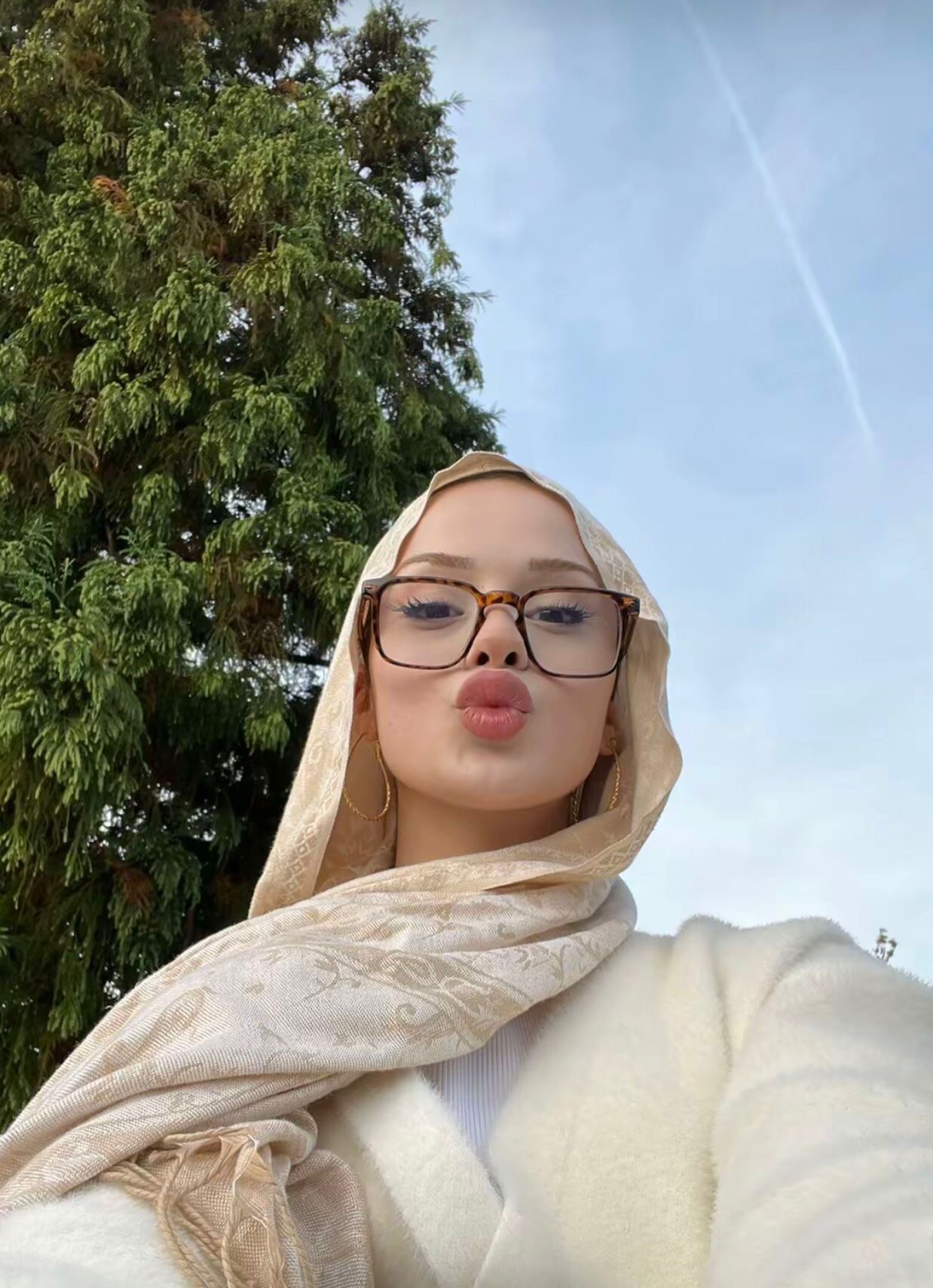 Kuşadası Olgun Kadın Escort Duygu