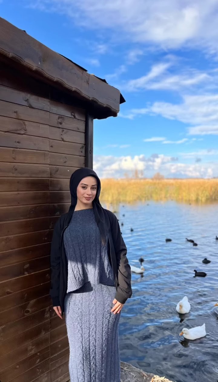 Kuşadası Yabancı Escort Bayan Rabia