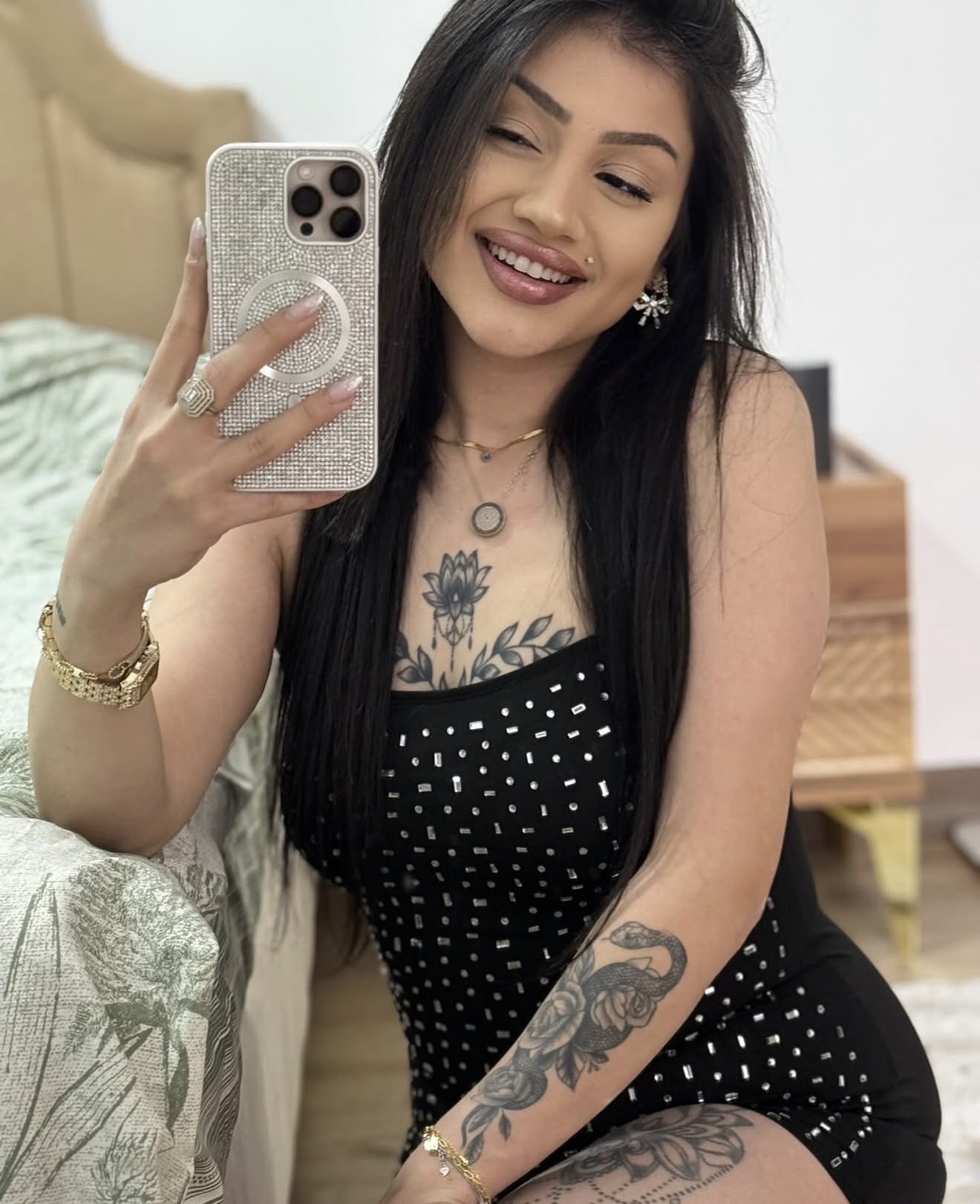 Kuşadası Düşünceli Bayan Bayan Escort Zehra